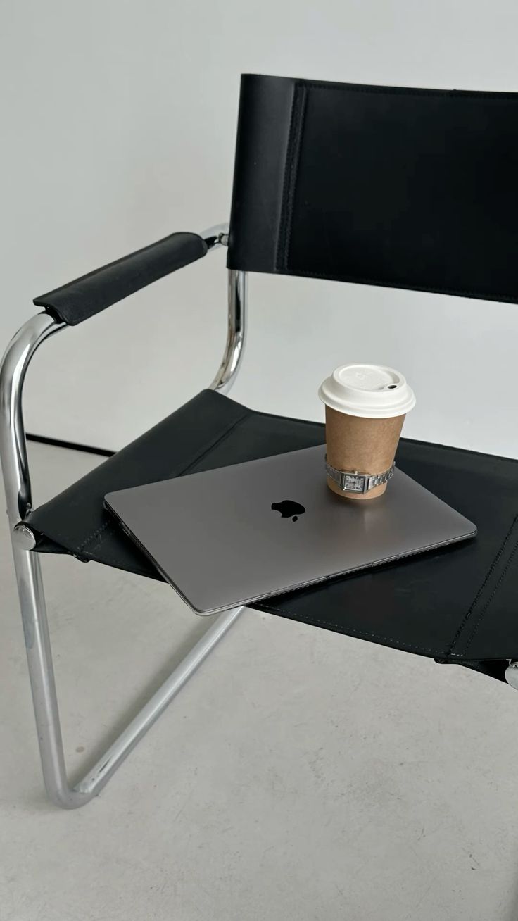 Portrait — au bureau